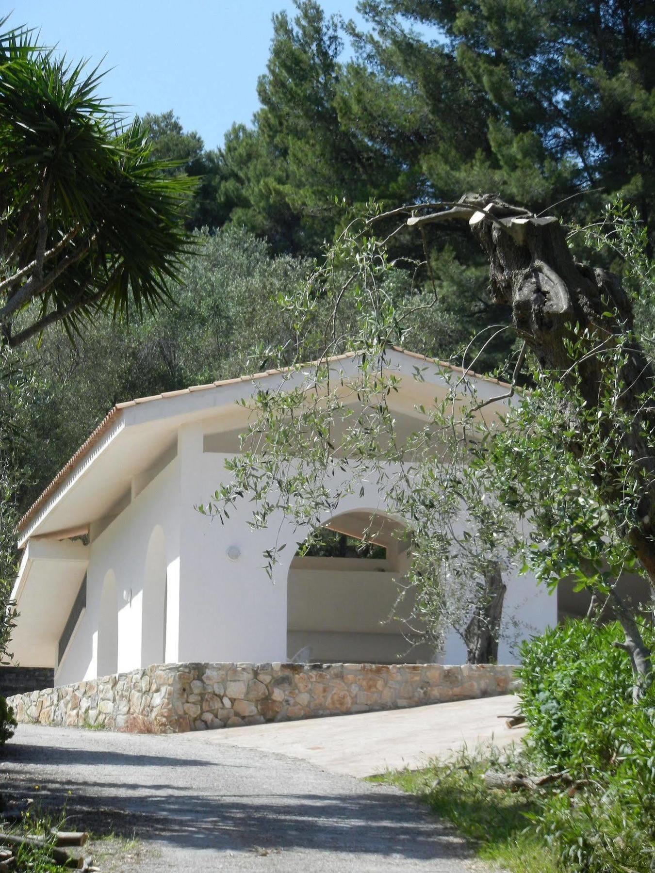 Tenuta Molino Di Mare- Ecoresort Con Villini Rodi Garganico Eksteriør billede