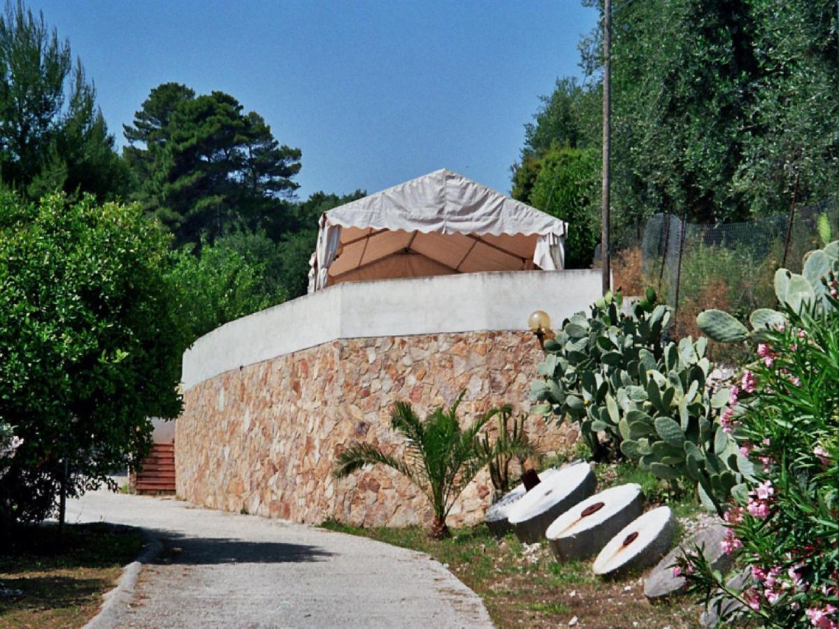 Tenuta Molino Di Mare- Ecoresort Con Villini Rodi Garganico Eksteriør billede
